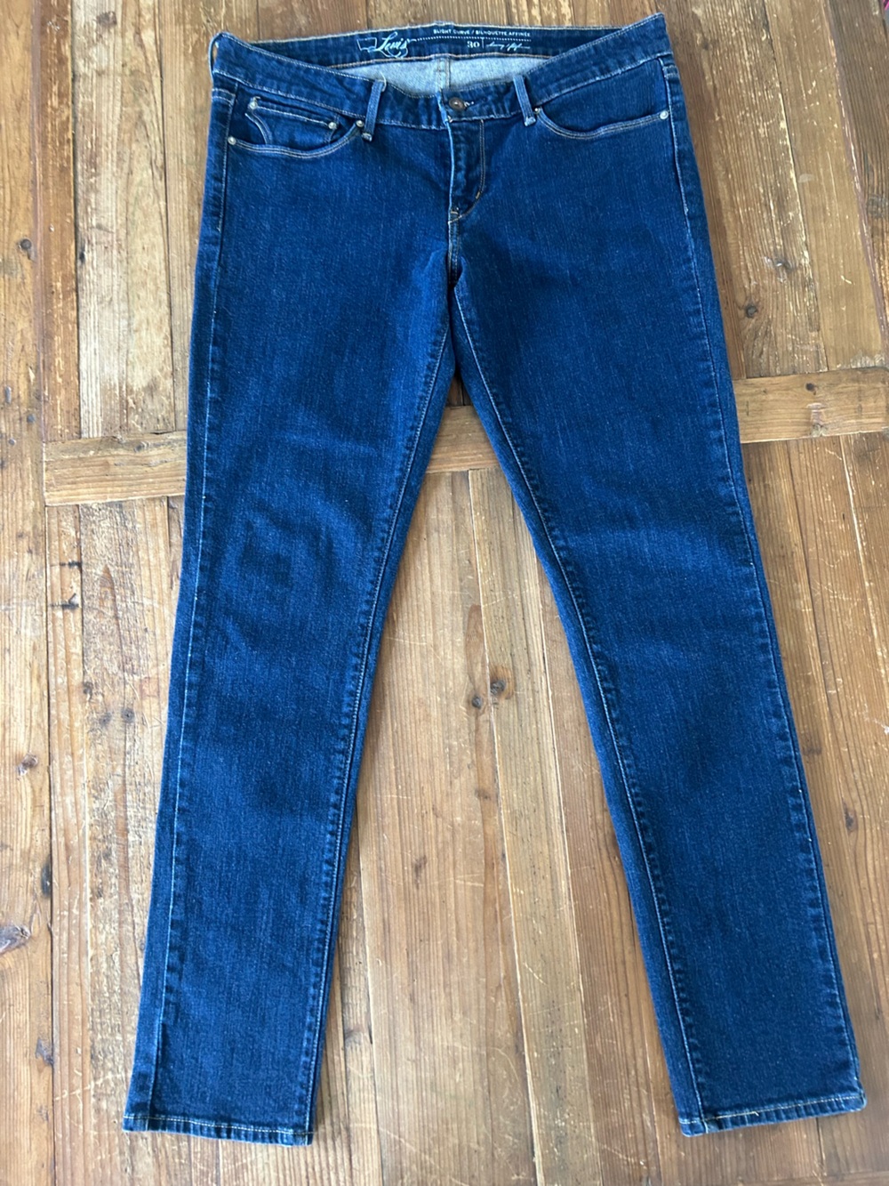 Levi's Women's Skinny Jeans in Dark Blue Denim